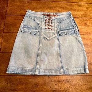 Some Days Lovin Denim Short Skirt Sz 24 Side Zip Light-Wash S924-210